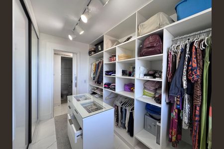 Apartamento à venda com 200m², 3 quartos e 2 vagasQuarto 1 / Closet