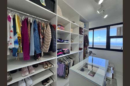 Apartamento à venda com 200m², 3 quartos e 2 vagasQuarto 1 / Closet