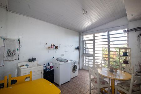 Casa à venda com 267m², 5 quartos e 1 vagaÁrea de Serviço