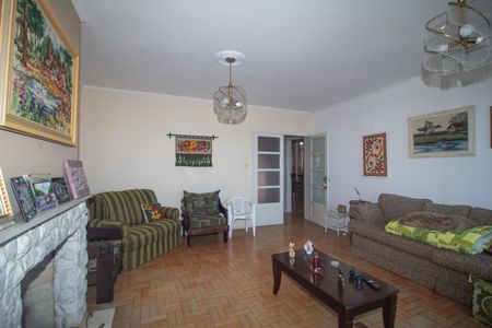 Casa à venda com 267m², 5 quartos e 1 vagaSala