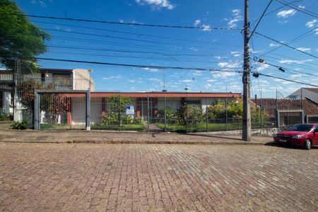 Casa à venda com 267m², 5 quartos e 1 vagaFachada