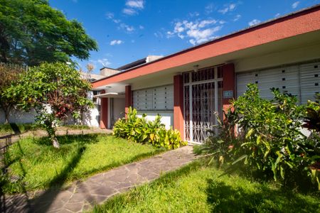 Casa à venda com 267m², 5 quartos e 1 vagaFachada