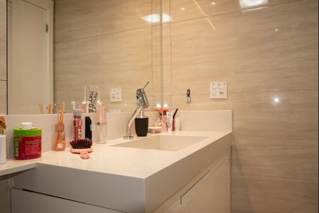 Apartamento à venda com 110m², 2 quartos e 2 vagasBanheiro da Suíte 1