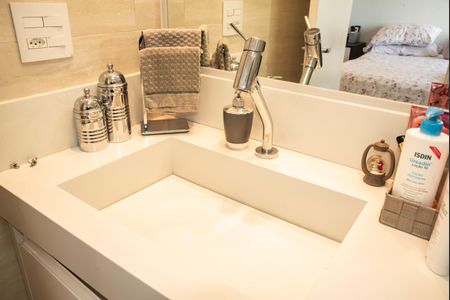 Apartamento à venda com 110m², 2 quartos e 2 vagasBanheiro da Suíte 2