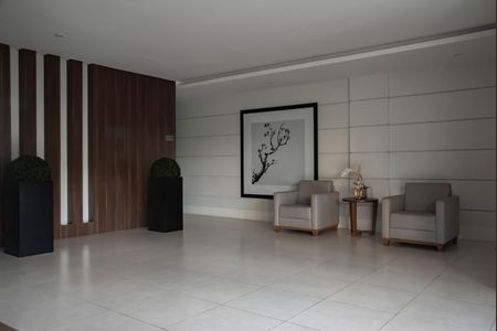 Apartamento à venda com 110m², 2 quartos e 2 vagasHall social