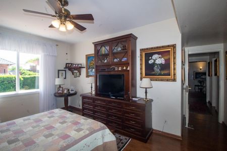 Casa à venda com 298m², 5 quartos e 2 vagasSuite