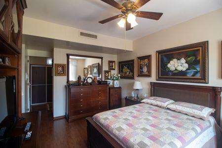 Casa à venda com 298m², 5 quartos e 2 vagasSuite