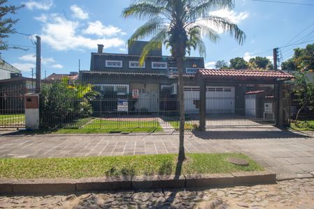 Casa à venda com 298m², 5 quartos e 2 vagasFachada