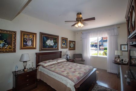 Casa à venda com 298m², 5 quartos e 2 vagasSuite