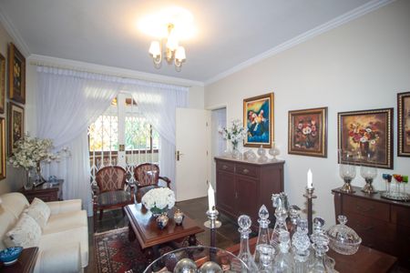 Casa à venda com 298m², 5 quartos e 2 vagasSala