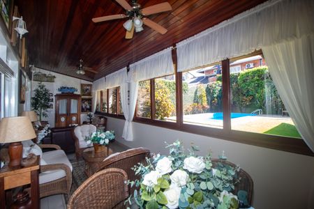 Casa à venda com 298m², 5 quartos e 2 vagasSala