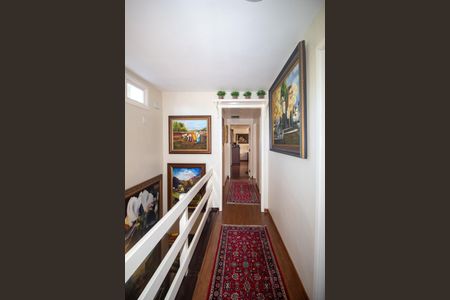 Casa à venda com 298m², 5 quartos e 2 vagasCorredor