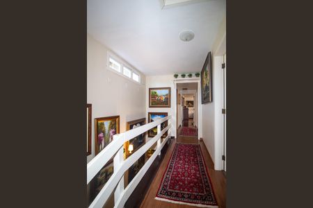 Casa à venda com 298m², 5 quartos e 2 vagasCorredor