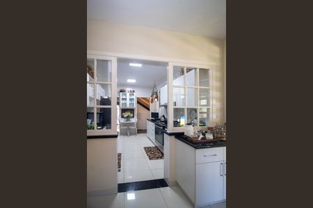 Casa à venda com 298m², 5 quartos e 2 vagasCozinha