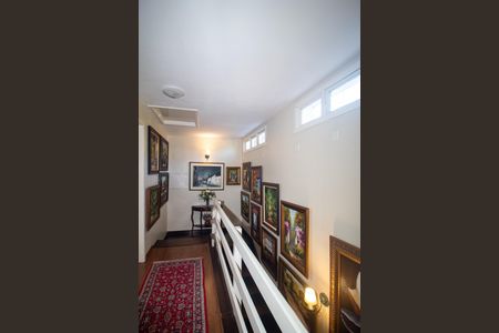 Casa à venda com 298m², 5 quartos e 2 vagasCorredor