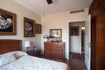 Casa à venda com 298m², 5 quartos e 2 vagasQuarto 3