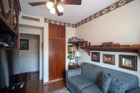 Casa à venda com 298m², 5 quartos e 2 vagasQuarto 4