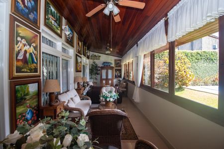 Casa à venda com 298m², 5 quartos e 2 vagasSala