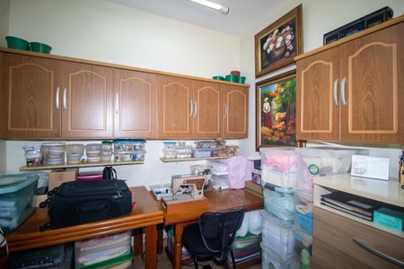 Casa à venda com 298m², 5 quartos e 2 vagasQuarto