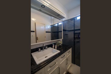 Casa à venda com 298m², 5 quartos e 2 vagasBanheiro da Suíte