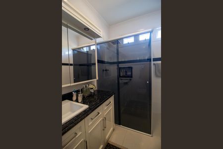 Casa à venda com 298m², 5 quartos e 2 vagasBanheiro da Suíte