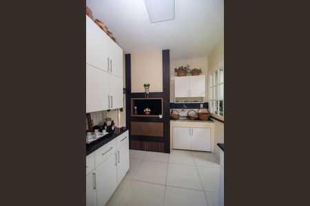 Casa à venda com 298m², 5 quartos e 2 vagasChurrasqueira