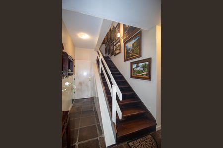 Casa à venda com 298m², 5 quartos e 2 vagasCorredor