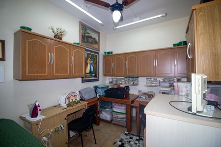 Casa à venda com 298m², 5 quartos e 2 vagasQuarto