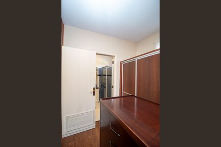 Casa à venda com 298m², 5 quartos e 2 vagasCloset