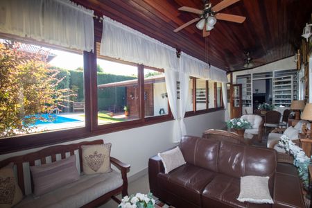 Casa à venda com 298m², 5 quartos e 2 vagasSala