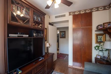 Casa à venda com 298m², 5 quartos e 2 vagasQuarto 4