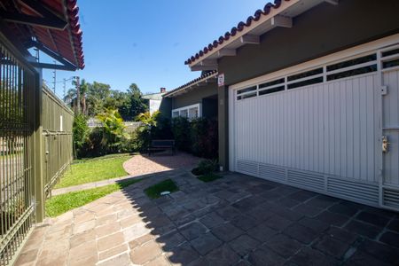 Casa à venda com 298m², 5 quartos e 2 vagasFachada