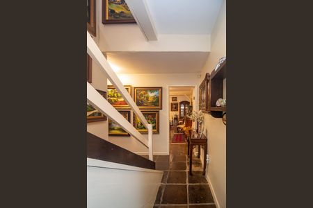 Casa à venda com 298m², 5 quartos e 2 vagasCorredor