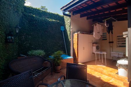 Casa à venda com 298m², 5 quartos e 2 vagasQuintal/Piscina