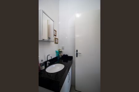 Casa à venda com 298m², 5 quartos e 2 vagasBanheiro 2