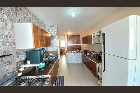 Apartamento à venda com 3 quartos, 348m² em Vila Pirajussara, São Paulo