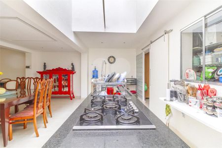 Casa à venda com 4 quartos, 167m² em Vila Olímpia, São Paulo