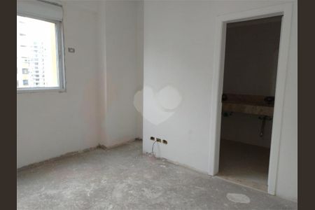 Apartamento à venda com 3 quartos, 160m² em Moema, São Paulo