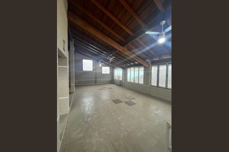 Casa à venda com 316m², 3 quartos e 3 vagasFoto 02