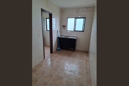 Cozinha de apartamento para alugar com 1 quarto, 52m² em Guilhermina, Praia Grande
