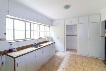 Casa para alugar com 400m², 3 quartos e 1 vaga Casa para alugar com 400m², 3 quartos e 1 vagaCozinha
