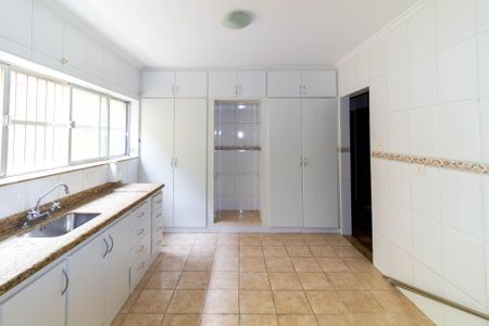 Casa para alugar com 400m², 3 quartos e 1 vaga Casa para alugar com 400m², 3 quartos e 1 vagaCozinha