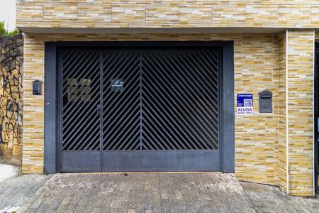 Casa para alugar com 400m², 3 quartos e 1 vaga Casa para alugar com 400m², 3 quartos e 1 vagaFachada