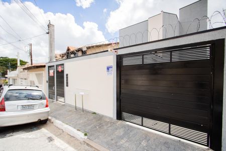 Casa de condomínio à venda com 160m², 2 quartos e 3 vagas Casa de condomínio à venda com 160m², 2 quartos e 3 vagasFachada + Placa