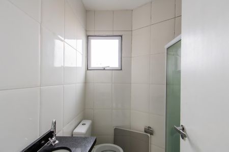 Casa de condomínio à venda com 160m², 2 quartos e 3 vagas Casa de condomínio à venda com 160m², 2 quartos e 3 vagasBanheiro da Suíte 1