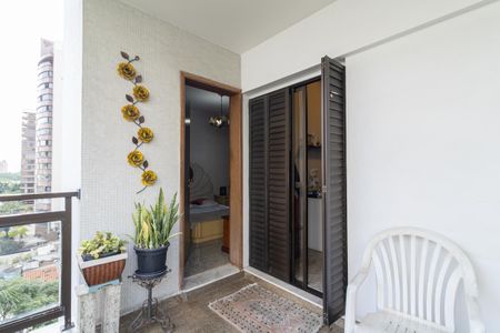 Apartamento à venda com 128m², 3 quartos e 2 vagasVaranda 