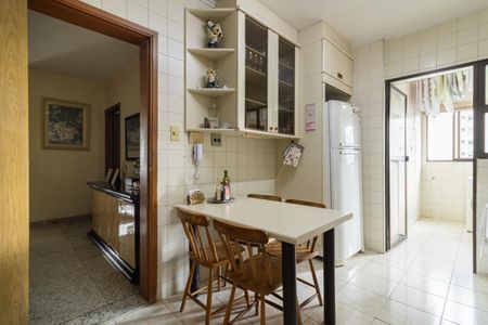 Apartamento à venda com 128m², 3 quartos e 2 vagasCozinha