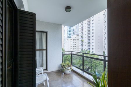 Apartamento à venda com 128m², 3 quartos e 2 vagasVaranda 