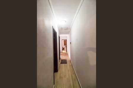 Casa à venda com 125m², 3 quartos e 2 vagasCorredor