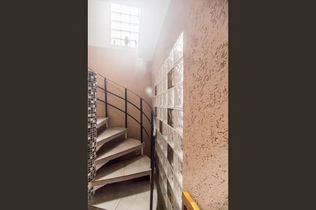 Escada de apartamento à venda com 3 quartos, 125m² em Jardim dos Camargos, Barueri